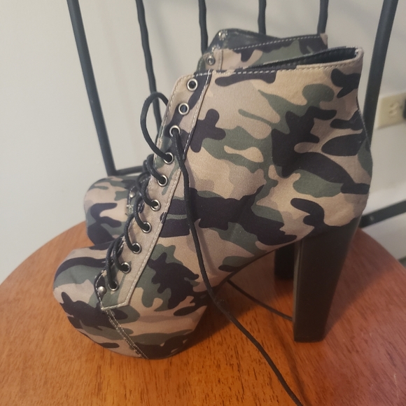Camouflage ankle high boots - Picture 3 of 5